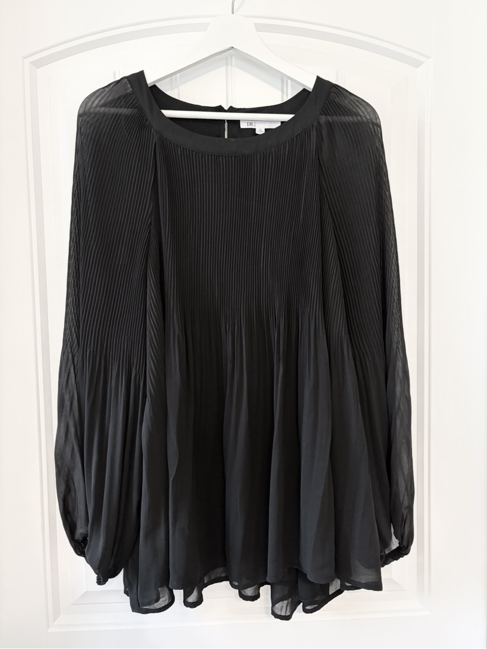 DR2 Black Pleated Long-Sleeve Blouse